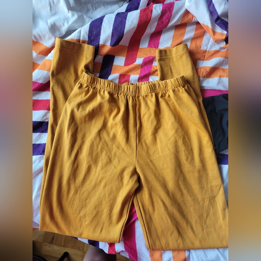 Women's yellow leggings